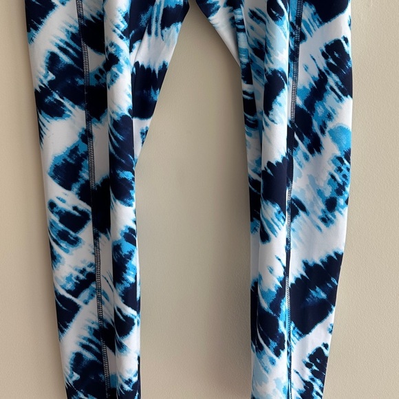 PGA Tour Blue and White Tie Dye Print Ankle Leggings, Size Large - Picture 6 of 16